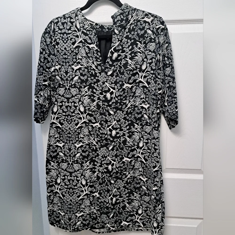 Old Navy Black and White Casual Button Down Shirt - Picture 2 of 4